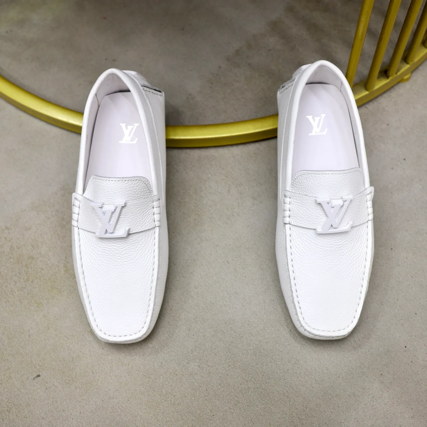 Ex-factory price: 480💰【LV】Louis Vuitton ⚠️High-end men’s driving and pedal series ⚠️38-44 (customized for 45) ⚠️All original cowhide leather! Thick and soft! Made entirely of calfskin lining! Rubber sheet anti-slip beanie sole! Three-dimensional package technology! Fashionable and classic! Handicrafts! Original high quality! Feel free to compare!